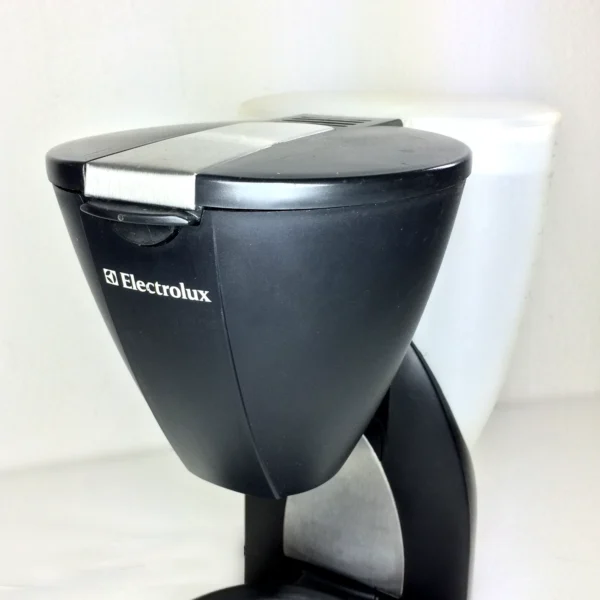 Cafeteira Electrolux CMPRO - 1,25 litros - Filtro Permanente - 127V [Usada]